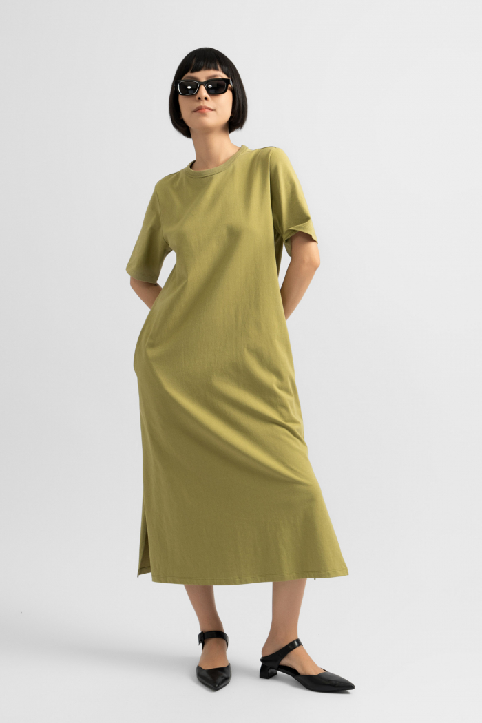 Chuyển đến phần đầu của thư viện hình ảnh Đầm Midi Kiểu T-shirt Tay Ngắn Trơn Form A Line - 10S23DREW007