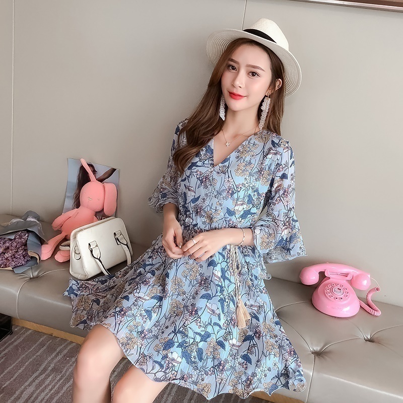 2019 spring new korean style fashion trend waist thin short five-point sleeve beach resort shredded